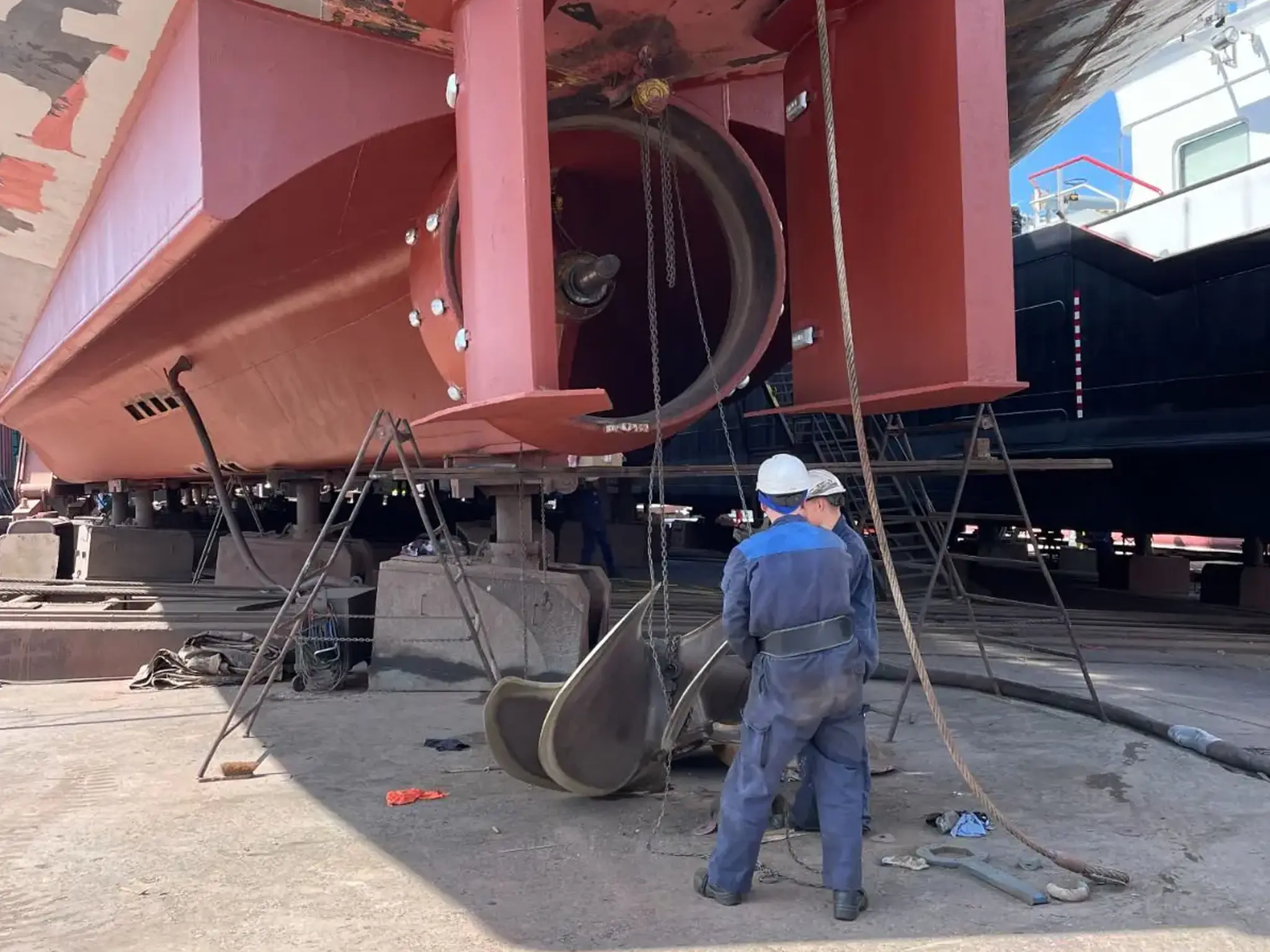 mts talisman, special survey, klasse, shipyard, barging, inland shipping, tankvaart, z-drive, thrusters, tank eye, mass flow meters