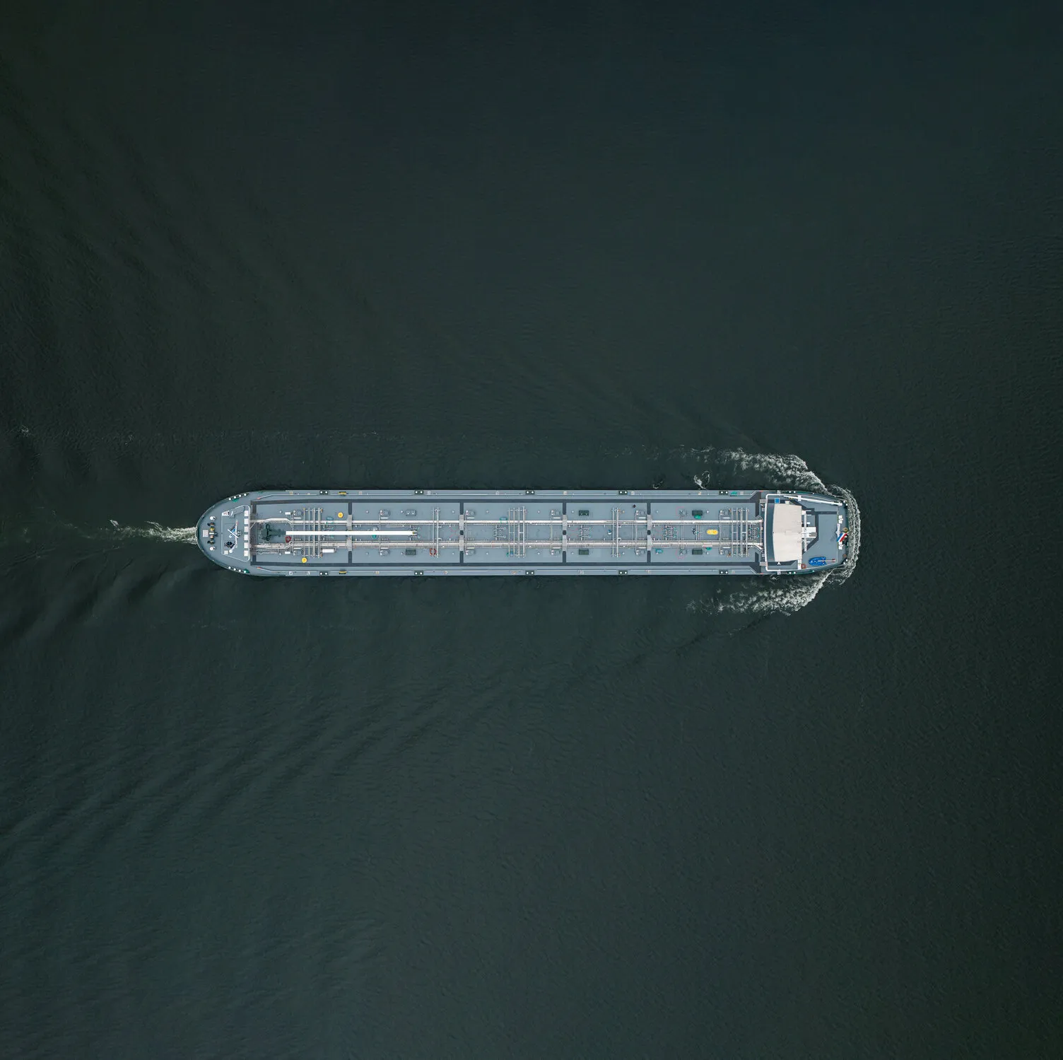 about ams barging, mts fortuna, innovation inland shipping, tanker, barging, tankvaart