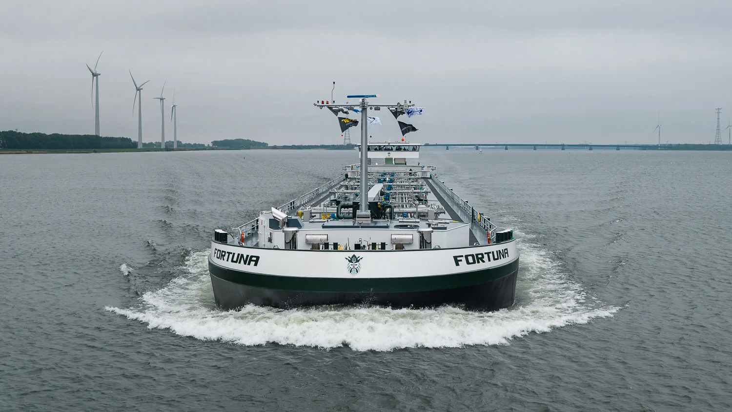 trouw magazine, ton van der molen, igor jansen, mts fortuna, sustainability, inland shipping, tanker, tankvaart