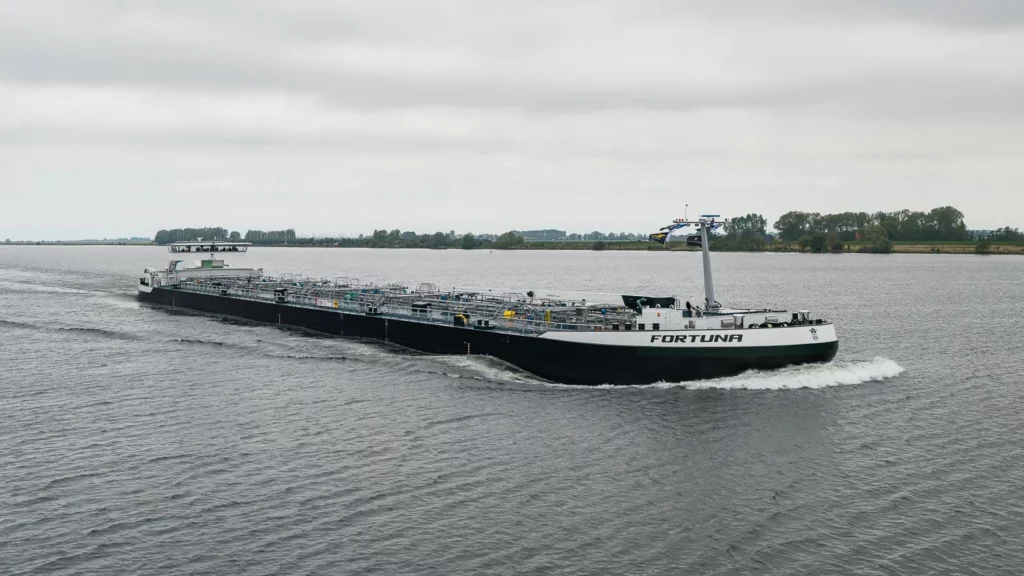 mts fortuna, sustainability, ams barging, inland shipping, tankvaart, dieselelectric, methanol ready vessel
