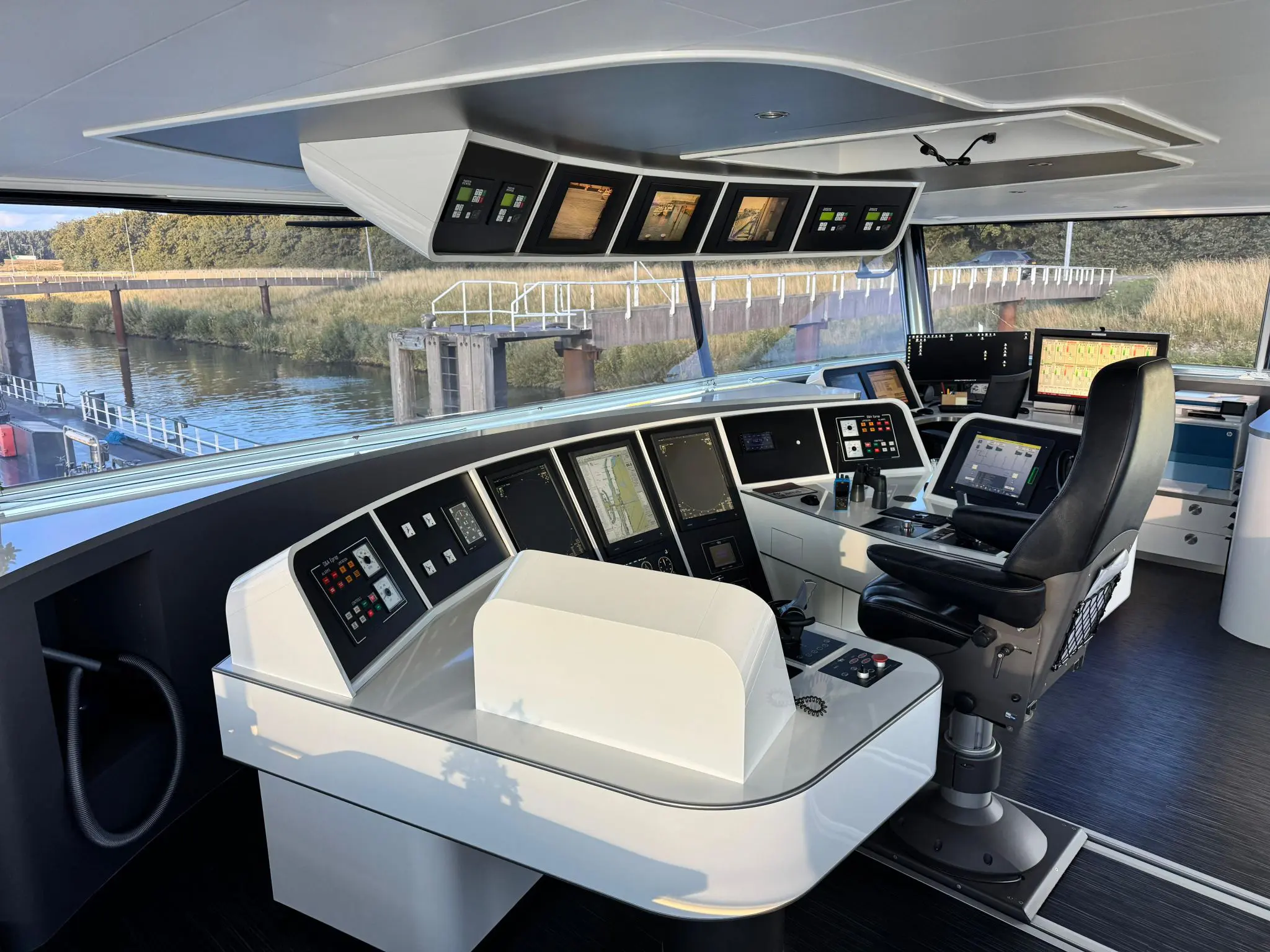 mts amulet, retina autopilot lite, ams barging, captain, inland shipping, barge, tanker, tankvaart
